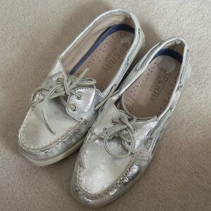 Sperry Metallic Silver Boat Shoes!